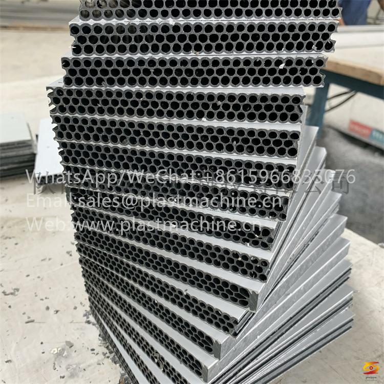 hollow plastic formwork, reusable plastic formwork system, PP hollow formwork panels, lightweight concrete formwork, eco-friendly construction formwork, waterproof plastic formwork, 
