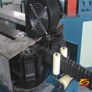 Briefly describe the technical measures and novel advantages of the hole forming of the prestressed plastic corrugated pipe equipment